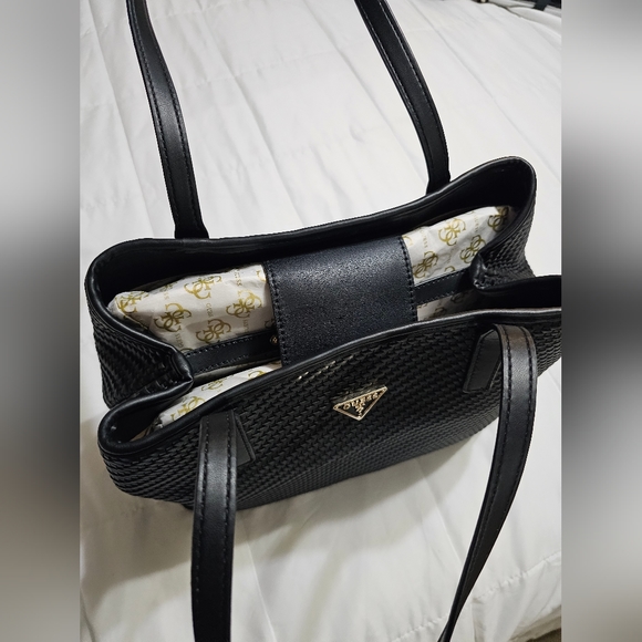 GUESS Vikky Large Tote Bag - Picture 2 of 8